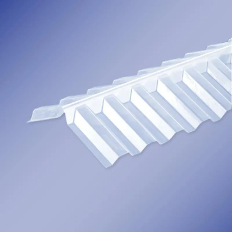 Firstabdeckung aus PVC in klar für Lichtplatten im Profil 70/18 Trapez (Spundwand) Firstabdeckung aus PVC in klar für Lichtplatten im Profil 70/18 Trapez (Spundwand)